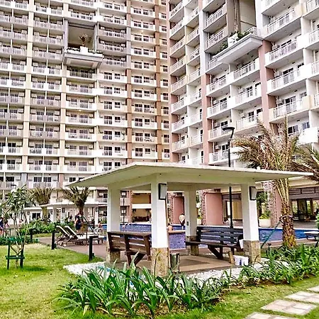Stylish 2Br Condo | Wi-Fi | With Free Parking