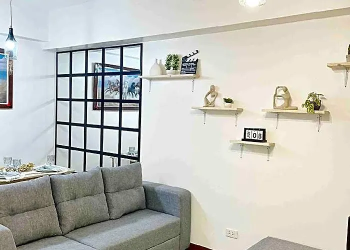Stylish 2br | Wi-fi | With Free Parking