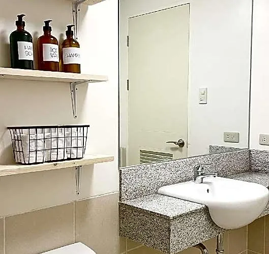 호텔 Stylish 2br | Wi-fi | With Free Parking 4*