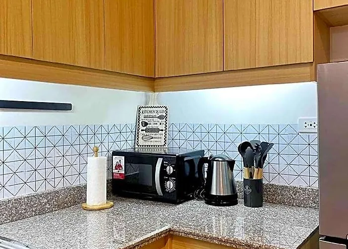 호텔 Stylish 2br | Wi-fi | With Free Parking 4*