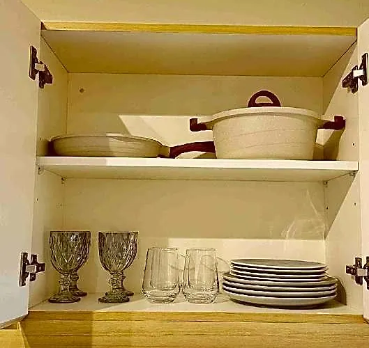 Stylish 2br | Wi-fi | With Free Parking 호텔 4*