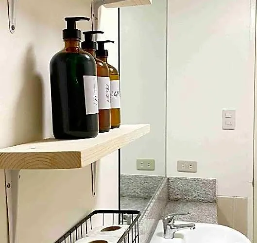 호텔 Stylish 2br | Wi-fi | With Free Parking 4*
