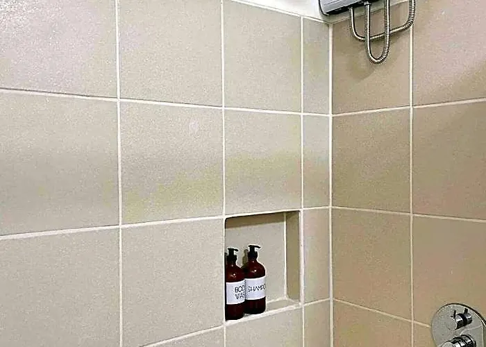 Stylish 2br | Wi-fi | With Free Parking 호텔